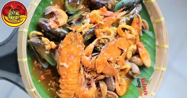 Kepiting Ambyar, Pasar Kliwon