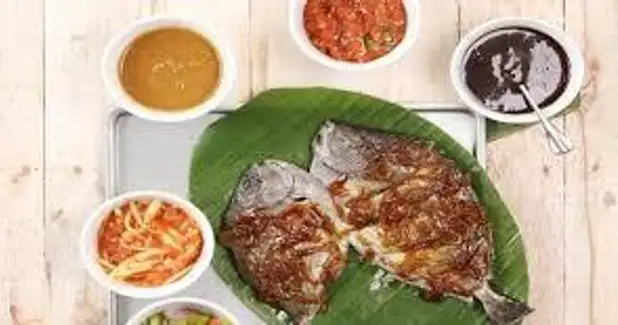 Ikan Bakar dan Spesial Sop Ikan Makassar