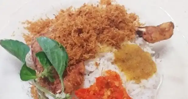 Nasi Goreng & Ayam Goreng Tunggal, Madyopuro