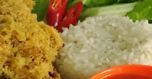 Ayam Kremes & Es Degan Sahabat Bu Kumis, Kedung Winong