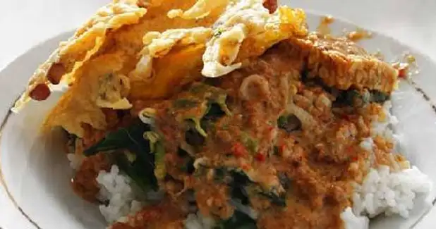Nasi Pecel & Es Teler Bu Fat, Malang