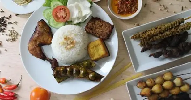 Pecel Lele & Ayam Goreng by Soegih Catering, Kiaracondong