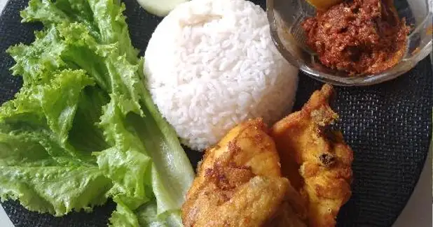 Ayam Goreng Sambel Pencok, Jl.Petir Utama Rt.09 Rw.03 Kec.cipondoh/kel. Petir