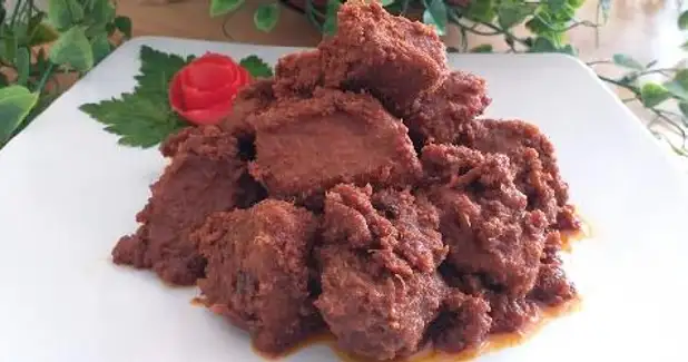 Nasi Padang Sari Rasa (Spesial Ayam Pop & Rendang Daging), Sawojajar