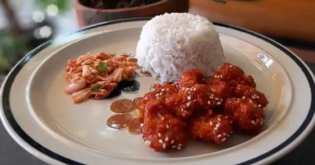 Warung Zeeya 'Ayam Goreng & Bakar, Chicken Wing, Korean, toppoki', Kb Gedang