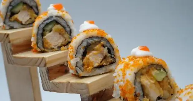 Sushi Koi, Hankam