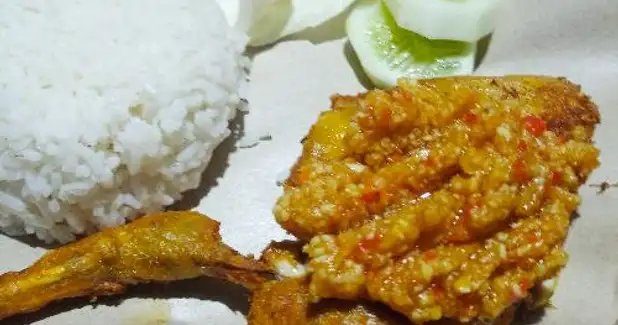 Ayam Nggepuk Bewok Sambel Mente, Depan Pasar Legi Jombang