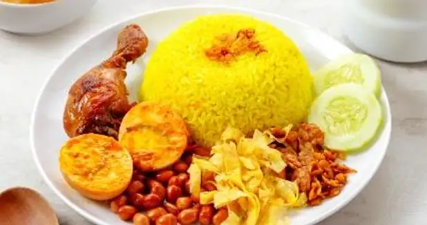 Yellow Nasi Kuning & Lontong Opor, Babarsari