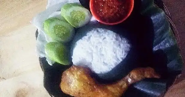 Ayam Bakar dan Salad Buah Mama Fiqih, Sunan Giri