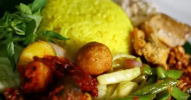 Nasi Kuning Bu Sum, Borong Indah