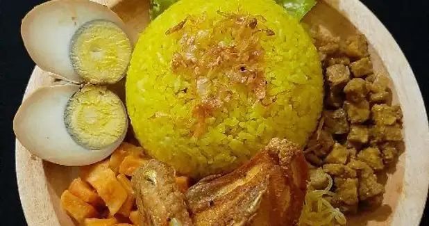 Nasi Kuning Kuah RHM, Cisitu Indah