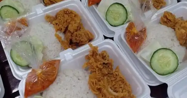 Ayam Geprek Extra Pedas Mbak Inna, Denpasar