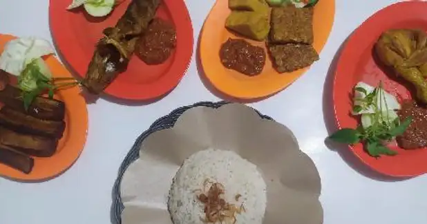 Warung Nasi Uduk Cak Andik Mbah Man, Diponegoro