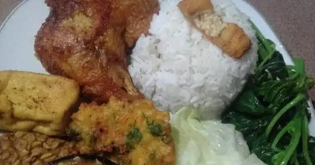 Tempong Ayam & Lalapan Be Delci, Denpasar