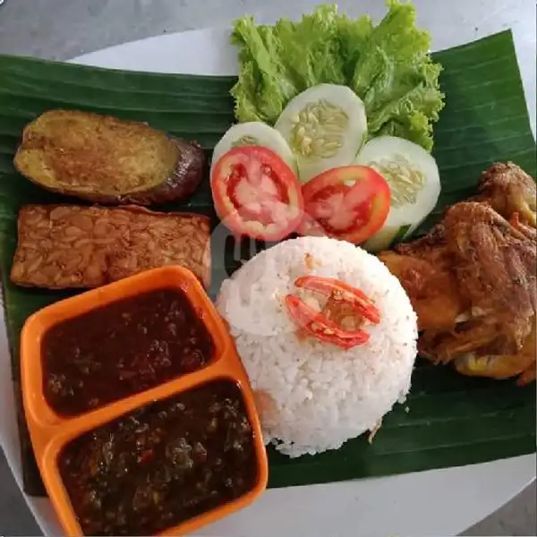 1 Ayam Penyet + Nutri Sari | Boss Kopi, Sunggal