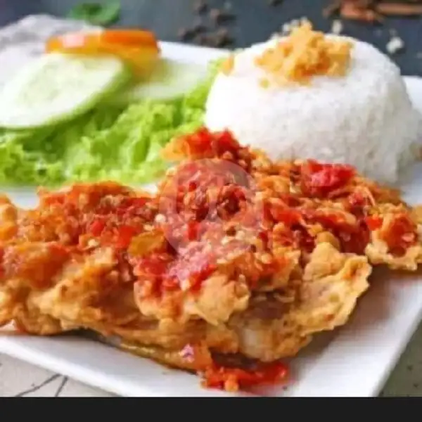 Ayam Geprek Sambal Bawang + ES Teh | Es Mojito Infus Water Pasar Minggu Gajayana, Blimbing