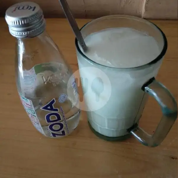 Soda + Susu + Es | Warung Pancong Balap Ujung Harapan, Babelan