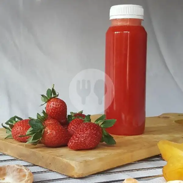 Strawberry cold-press | Juice & Honey, Pisangan