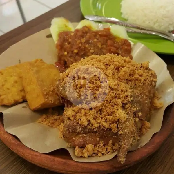 Ayam Penyet Kriyuk + Nasi | Seafood khas Medan, Batam