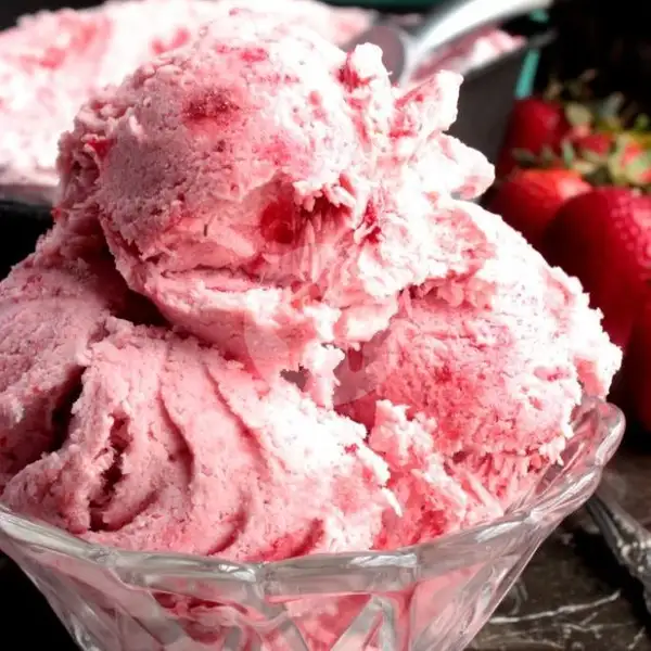 Ice Cream Strawberry | Excelso Cafe, Vitka Point Tiban