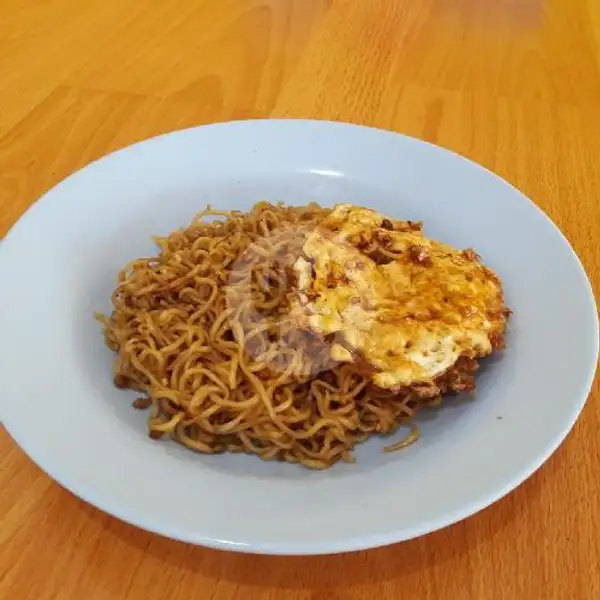 Indomie Sedap Goreng + Telur Dadar | Hongta Karivan, Lubuk Baja