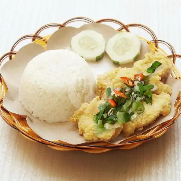 Nasi Ayam Crispy Cabe Garam | Resto Mau? (Ayam Geprek, Indomie, Paru, Pisang Keju), Gubeng