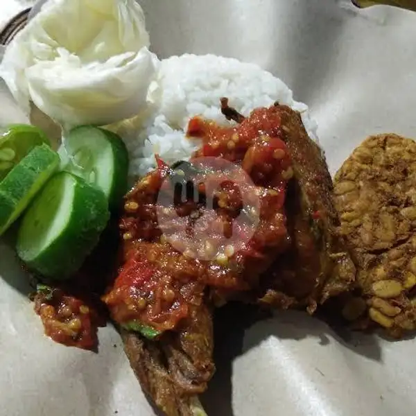 Ayam Penyet + Nasi | Flamboyan Seafod Sambal Balado & Cabe Ijo Gledek