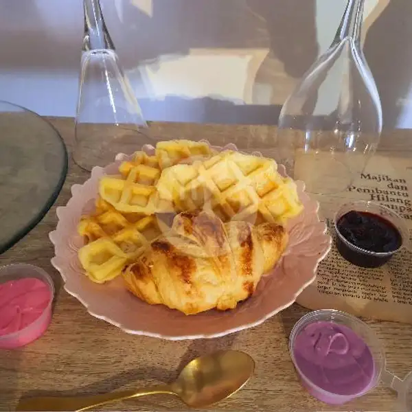 Croffle And Croissant | Cake Laboratory, Cempaka