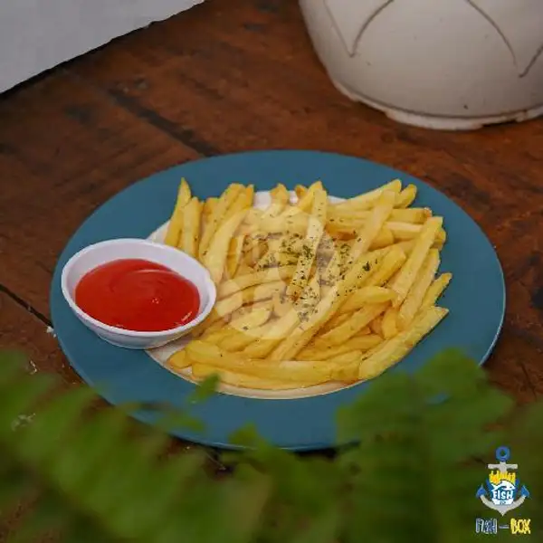 French Fries with Sausage | Fish-Box, ITB