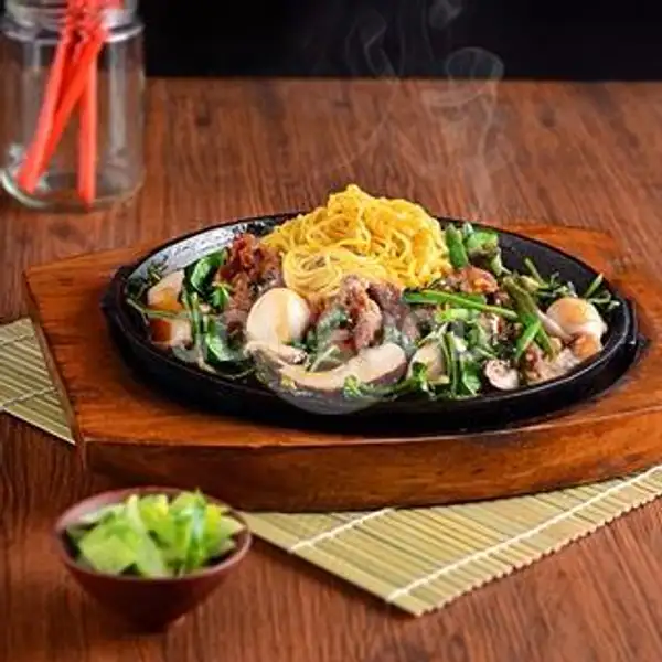 Yami Hotplate Kangkung Sapi Spesial | Yami Yami Noodle House, Sunda