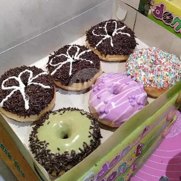 Donat Isi 6 (Random 2) | Jelita's Donut & Cake, Kembangan
