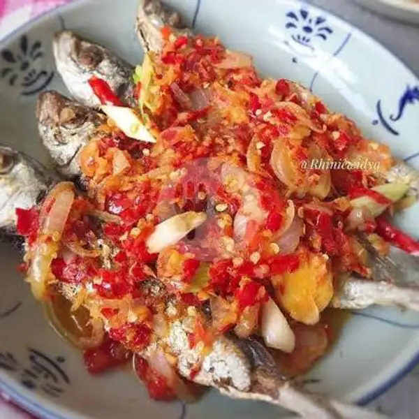 Ikan Asin Benggol Lado Merah Pakai Nasi | Ayam Lado Ijua Tumbuak