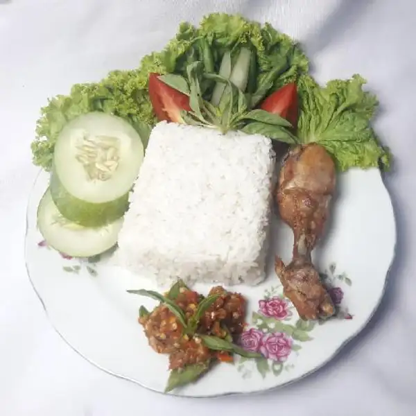 Lalapan Ayam | Lalapan & Geprek Malang
