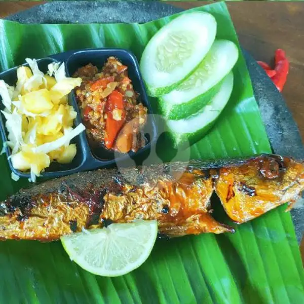 Paket Nasi Ikan Salem Bakar | Cumi dan Ikan Bakar Rezekimah Timana Weh, Cigadung