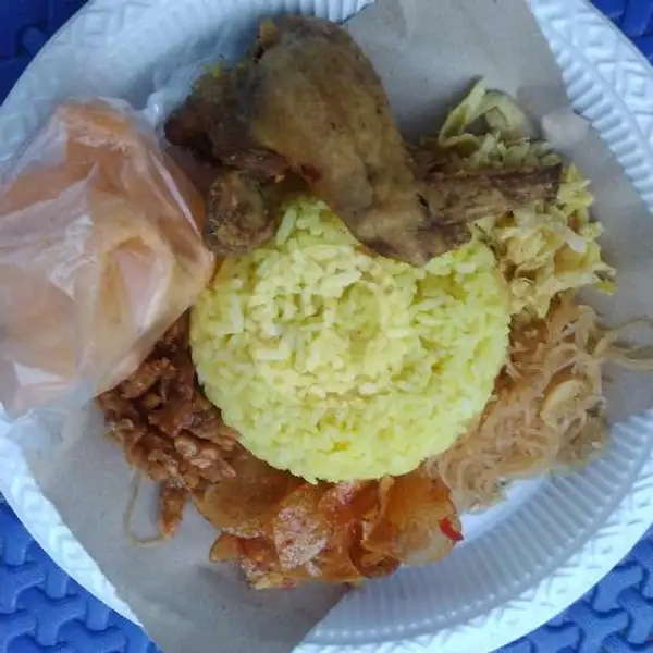 Nasi Kuning Spesial Ayam Goreng | Aneka Sate Kak Ali