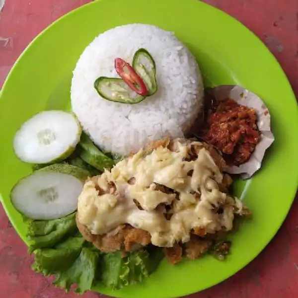 Ayam Geprek Mozarela + Nasi | Warung Anggita, Kelapa