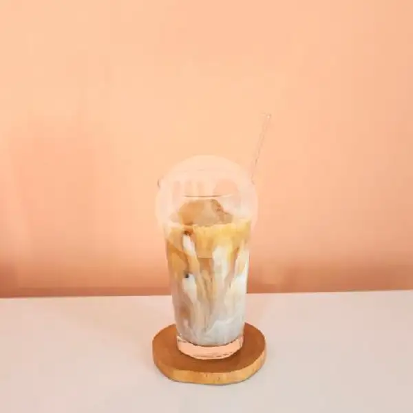 Iced Caramel Latte | Gion Coffee and Space