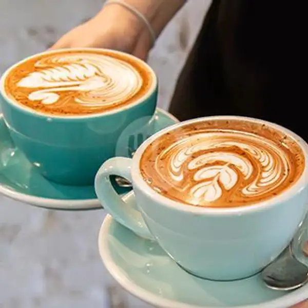Hot Latte With | Anchor Cafe & Roastery, Dermaga Sukajadi
