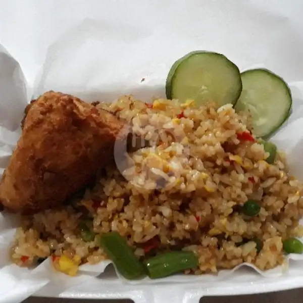 Nasi Goreng Ayam Krispi | DAPOER NANG'YA