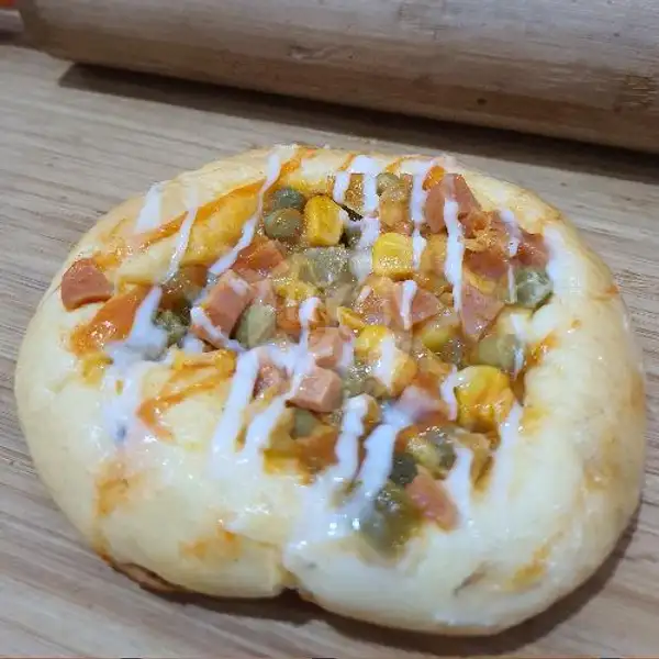 Roti Manis Pizza | Maxims Bakery & Cafe, Lubuk Baja