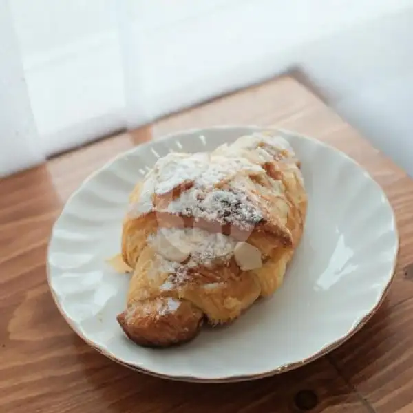 Almond Croissant by Braud | Gion Coffee and Space