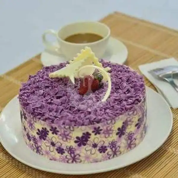 Yam Cake  (Ukuran 18 Petak) | Tremondi Cake, Orchid