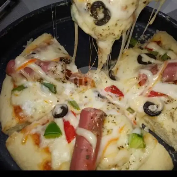 Pizza Sacillia Size L ( 8 Sossis) | Pizza Ozora, Gundih