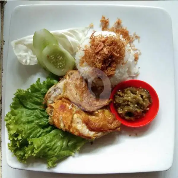 Paket Ayam Penyet Sambel Ijo | Warung Pak Eddy Kebon Sirih, Menteng
