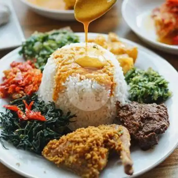 Nasi Ayam Goreng+ Es Teh Manis | Rm Minang Sabana 1, Mojosari