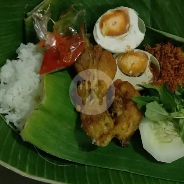 Paket Nasi Ayam Goreng Free Telor Asin 1 ( Satu) Bumbu Hitam ( Khas Madura) | Nasi Krawu Ibu Sainap, Semampir