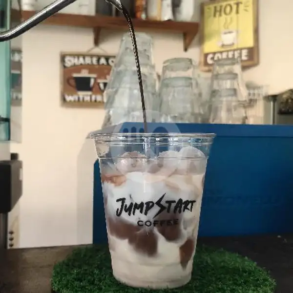 Berrychoco Latte | Jumpstart Coffee, Denpasar Selatan