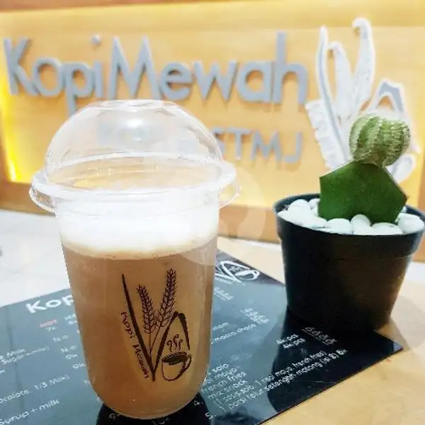 Iced Hazelnut Coffee | STMJ dan Kopi Mewah, Karangploso