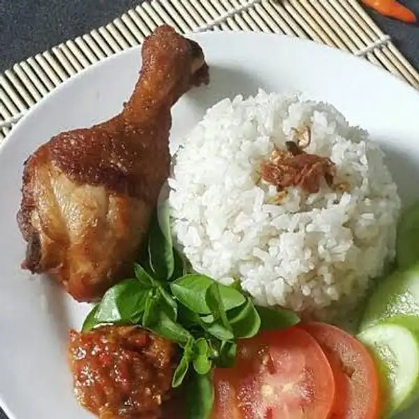 Nasi Ayam Goreng Sambel Penyet | Kava Kitchen, Bangil