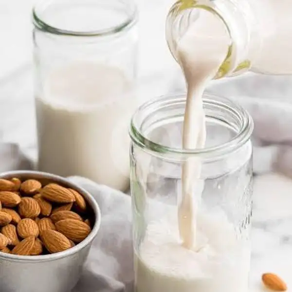 Almond Milk | JOOZ Bar, Naripan